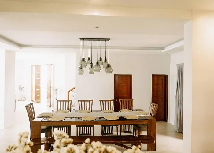 Reef Side Exclusive Beachfront House In Cebu * Catmon